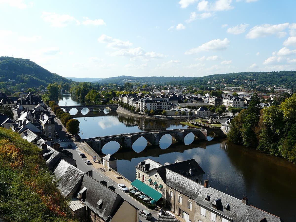 Vue de Terrasson-Lavilledieu