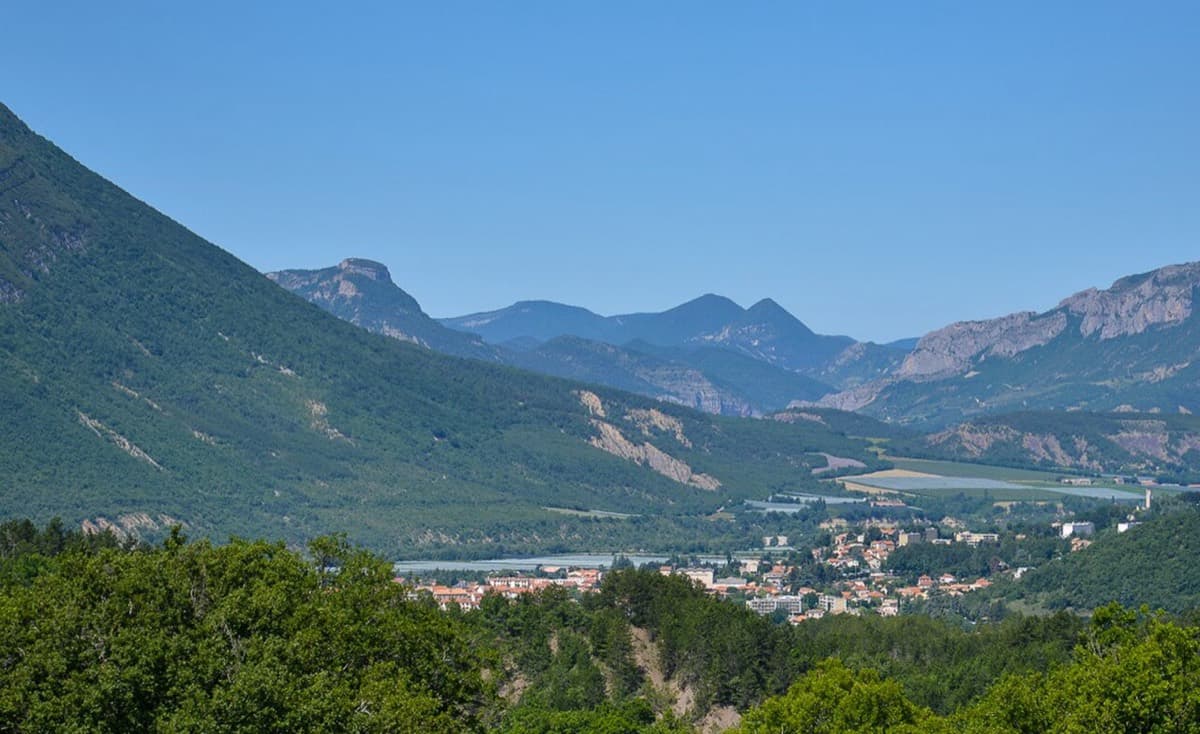 Vue de Laragne-Montéglin